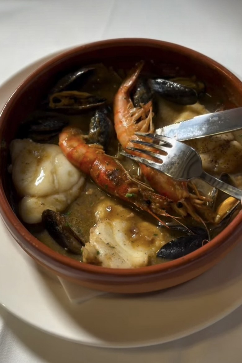 Suquet de rap amb musclos i gamba vermella de Can Lluís